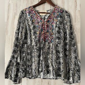 Savanna Jane Womens Aztec Embroidered Long Bell Sleeve V Neck Top Sz Small Boho